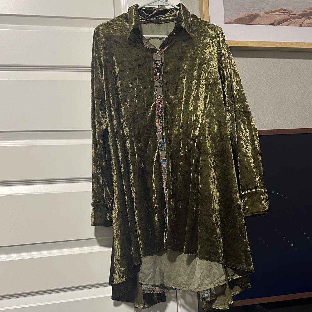 Dor Dor olive crushed velvet long shirt soft and luxurious